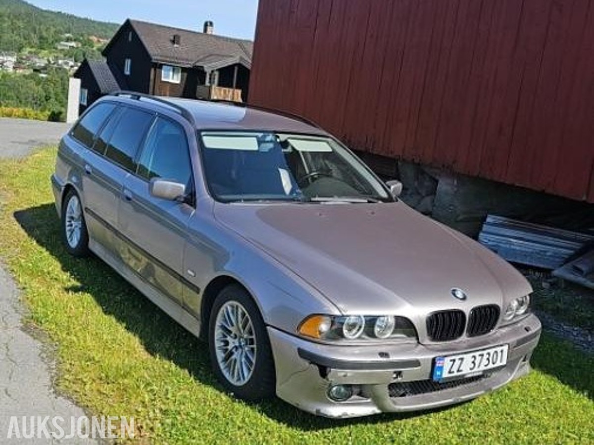 2000 BMW E39 520IAT 2.2 BENSIN 170HK AUTOMAT HENGERFESTE