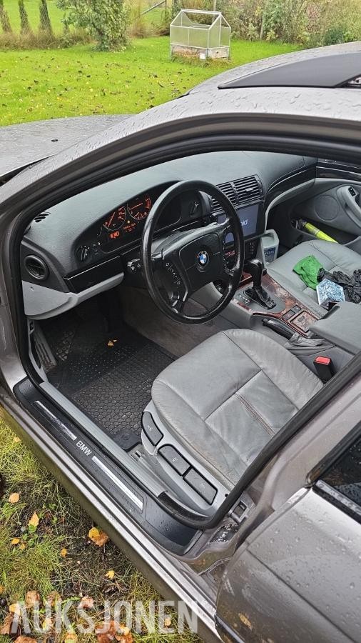 2000 BMW E39 520IAT 2.2 BENSIN 170HK AUTOMAT HENGERFESTE
