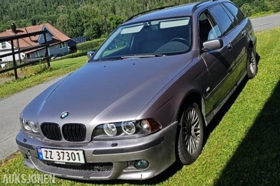 2000 BMW E39 520IAT 2.2 BENSIN 170HK AUTOMAT HENGERFESTE