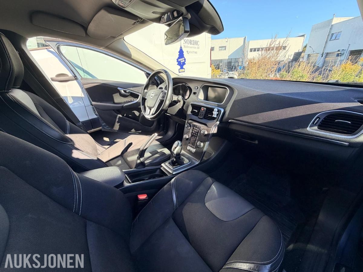 2013 VOLVO V40 D2 MOMENTUM 1.6-114 D RYGGEKAMERA CRUISE HENGERFESTE