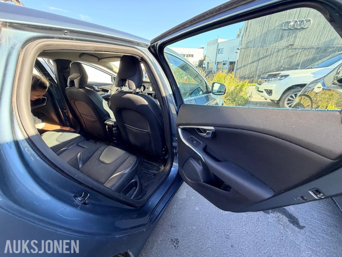 2013 VOLVO V40 D2 MOMENTUM 1.6-114 D RYGGEKAMERA CRUISE HENGERFESTE