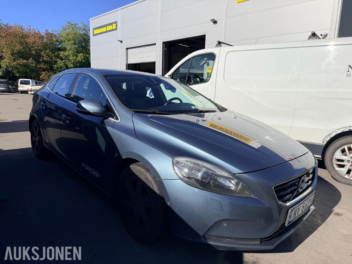 2013 VOLVO V40 D2 MOMENTUM 1.6-114 D RYGGEKAMERA CRUISE HENGERFESTE