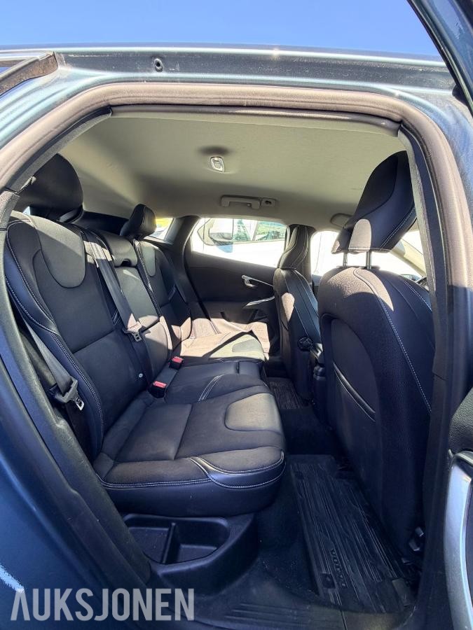 2013 VOLVO V40 D2 MOMENTUM 1.6-114 D RYGGEKAMERA CRUISE HENGERFESTE