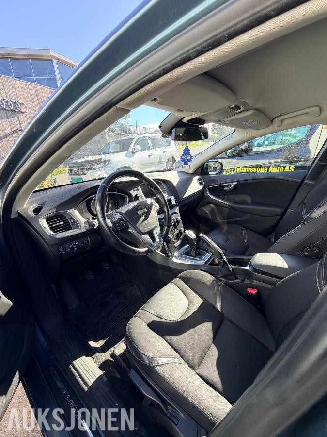2013 VOLVO V40 D2 MOMENTUM 1.6-114 D RYGGEKAMERA CRUISE HENGERFESTE