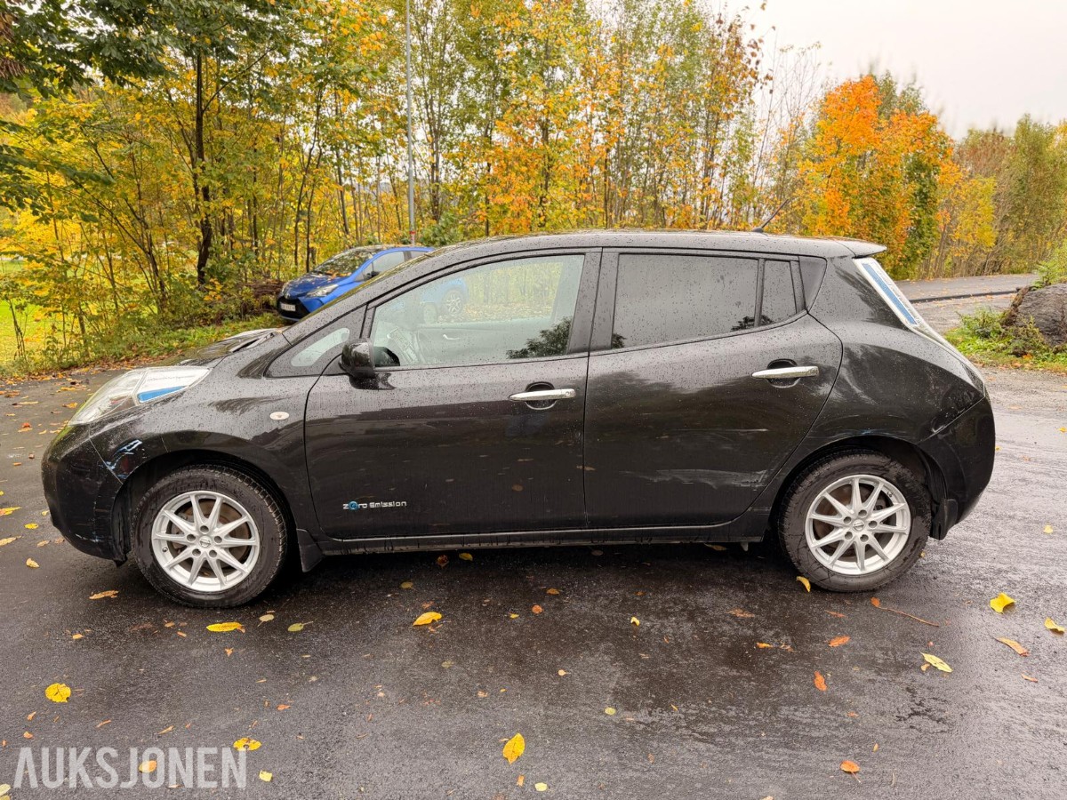 2014 NISSAN LEAF BOSE 360 KAMERA SKINN RATTVARME