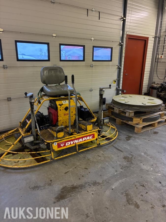 2000 Dynapac BG92 pussemaskin / betongglatter