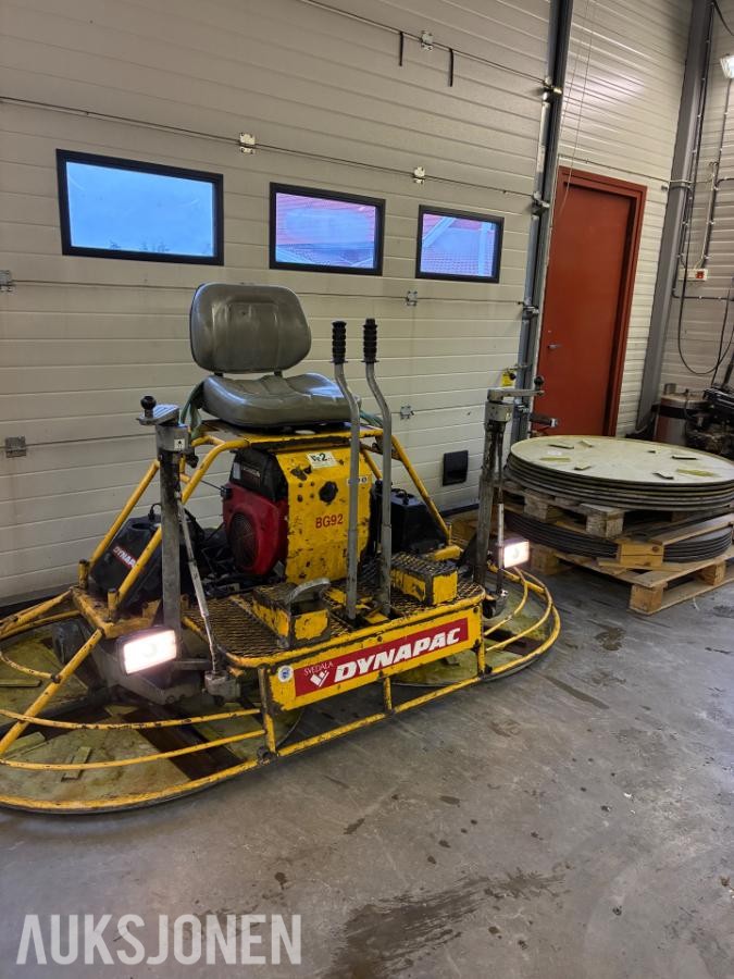 2000 Dynapac BG92 pussemaskin / betongglatter