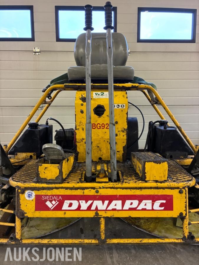 2000 Dynapac BG92 pussemaskin / betongglatter