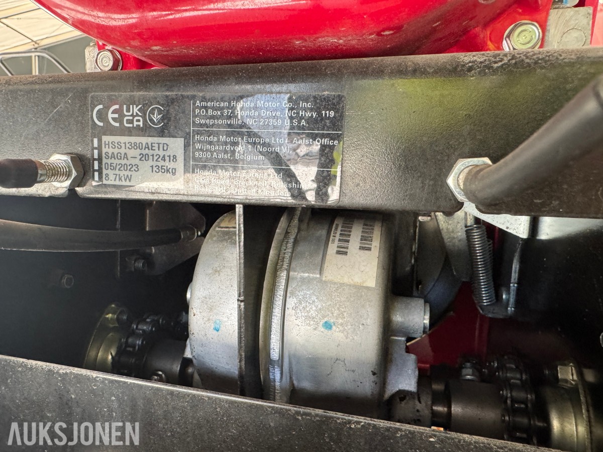 2023 Honda HSS1380AETD beltegående snøfreser - kun 41,6 timer