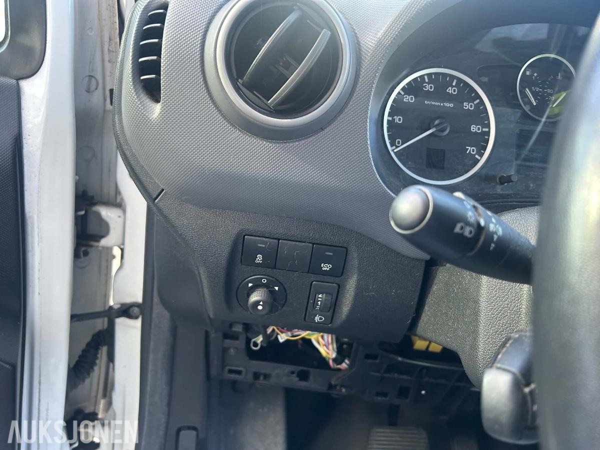 2014 Peugeot Partner 1.6 Diesel, Automat, Reparasjonsobjekt