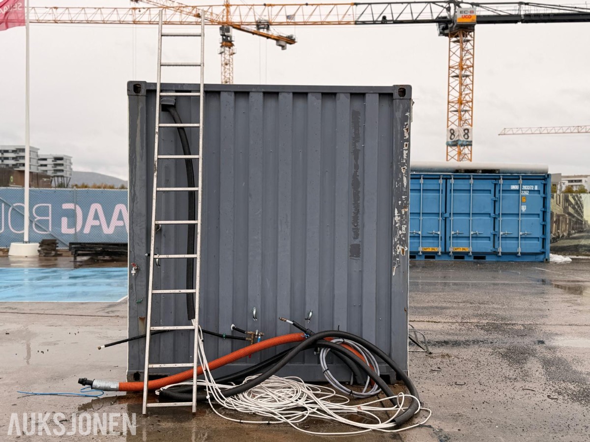 2022 20 fots container innredetsom skifterom med toalett