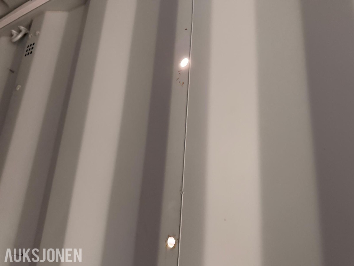 2022 20 fots container innredetsom skifterom med toalett