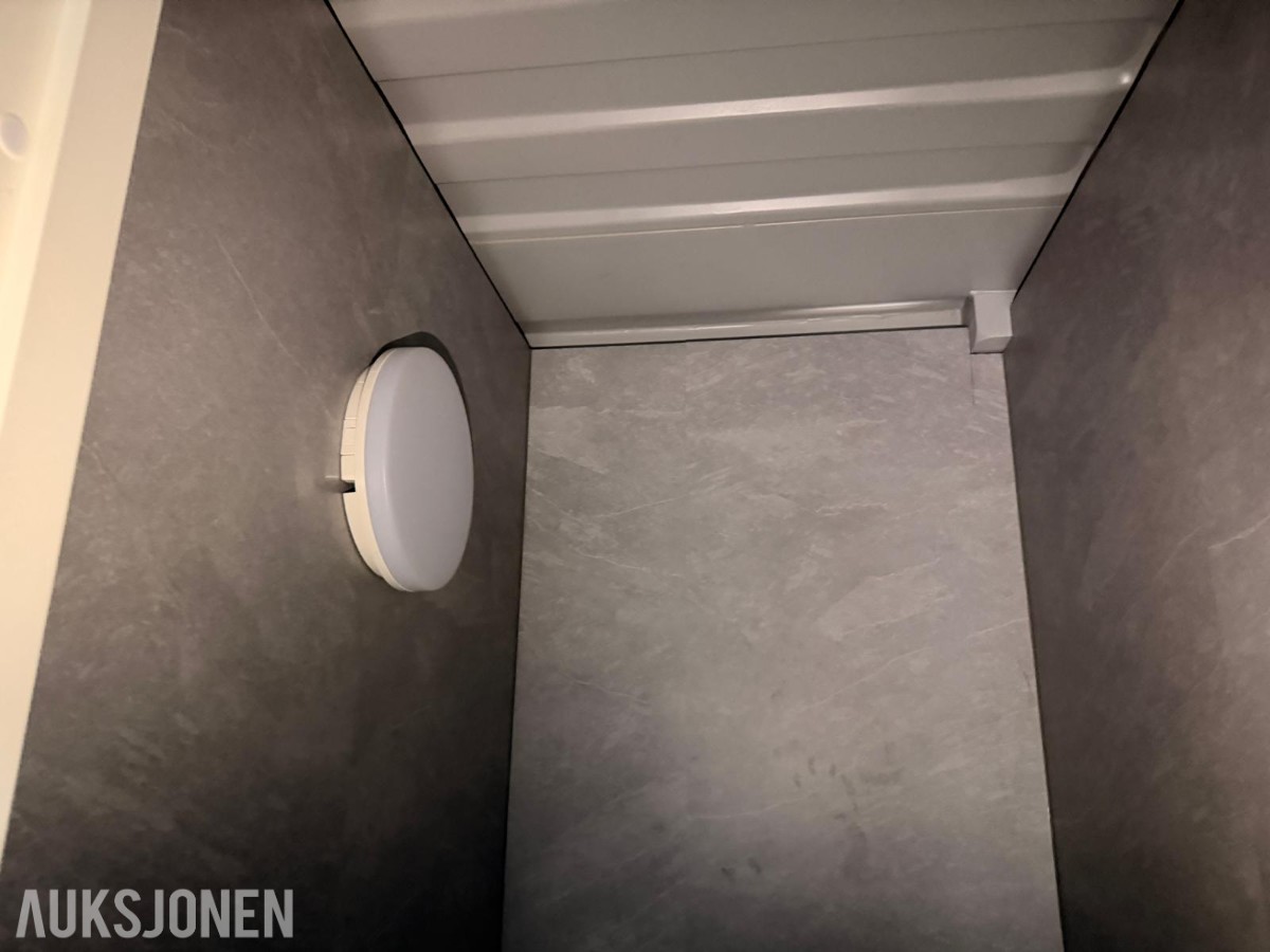 2022 20 fots container innredetsom skifterom med toalett