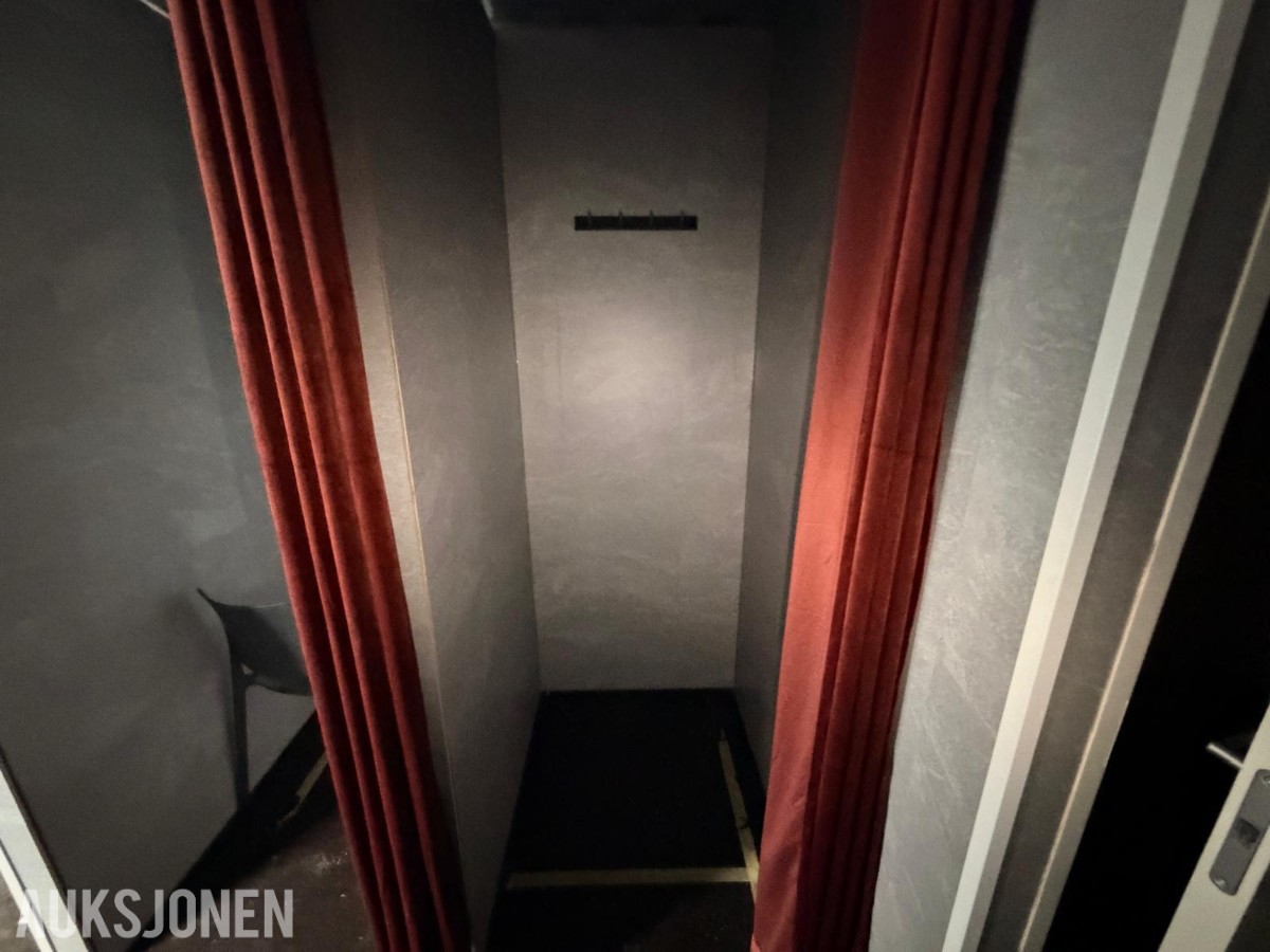 2022 20 fots container innredetsom skifterom med toalett