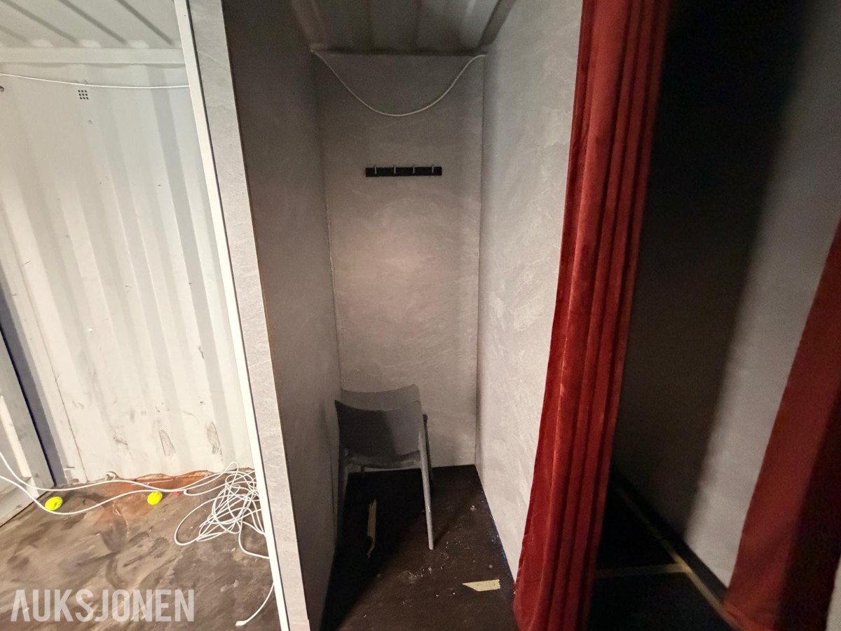 2022 20 fots container innredetsom skifterom med toalett