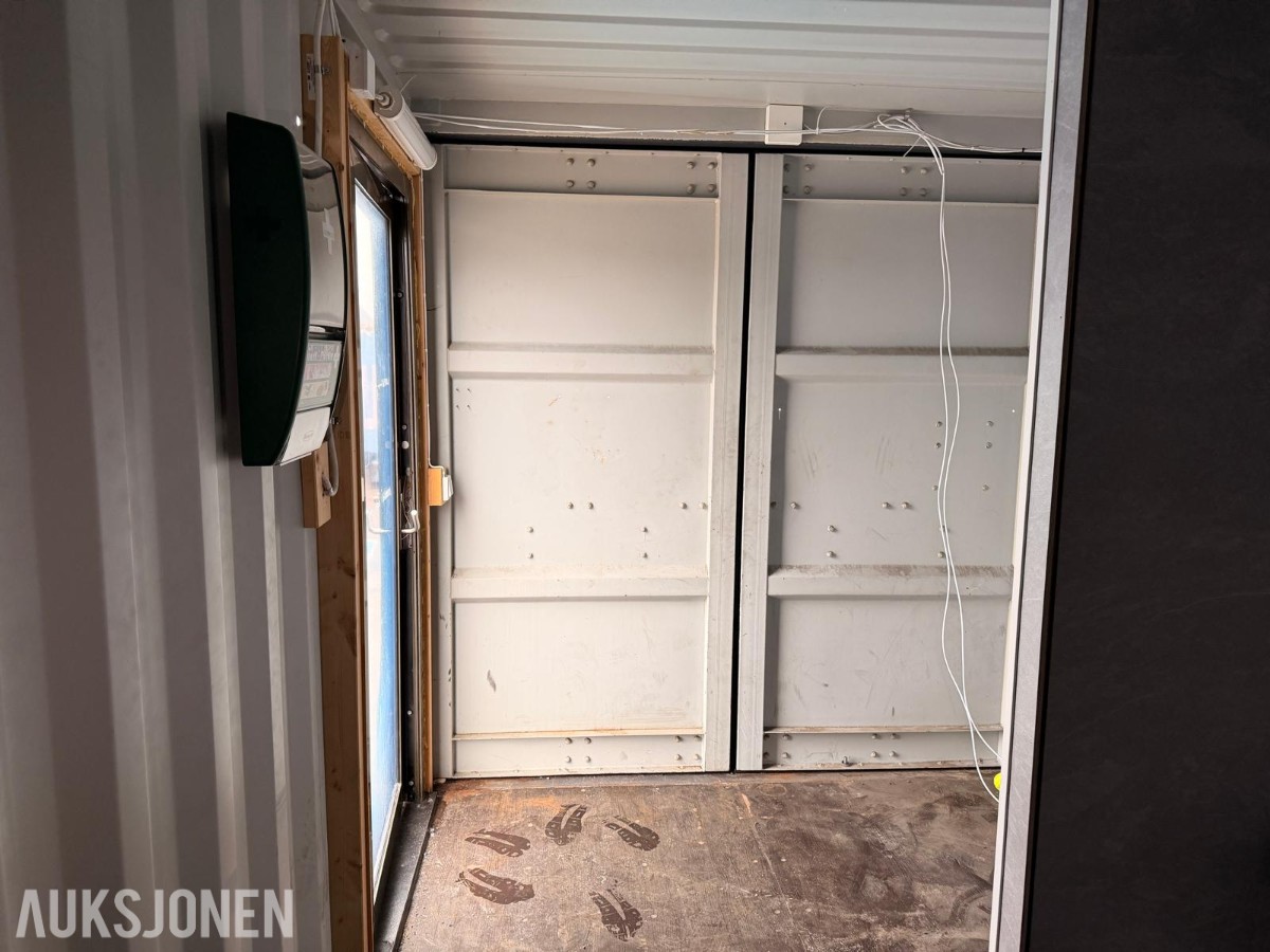 2022 20 fots container innredetsom skifterom med toalett