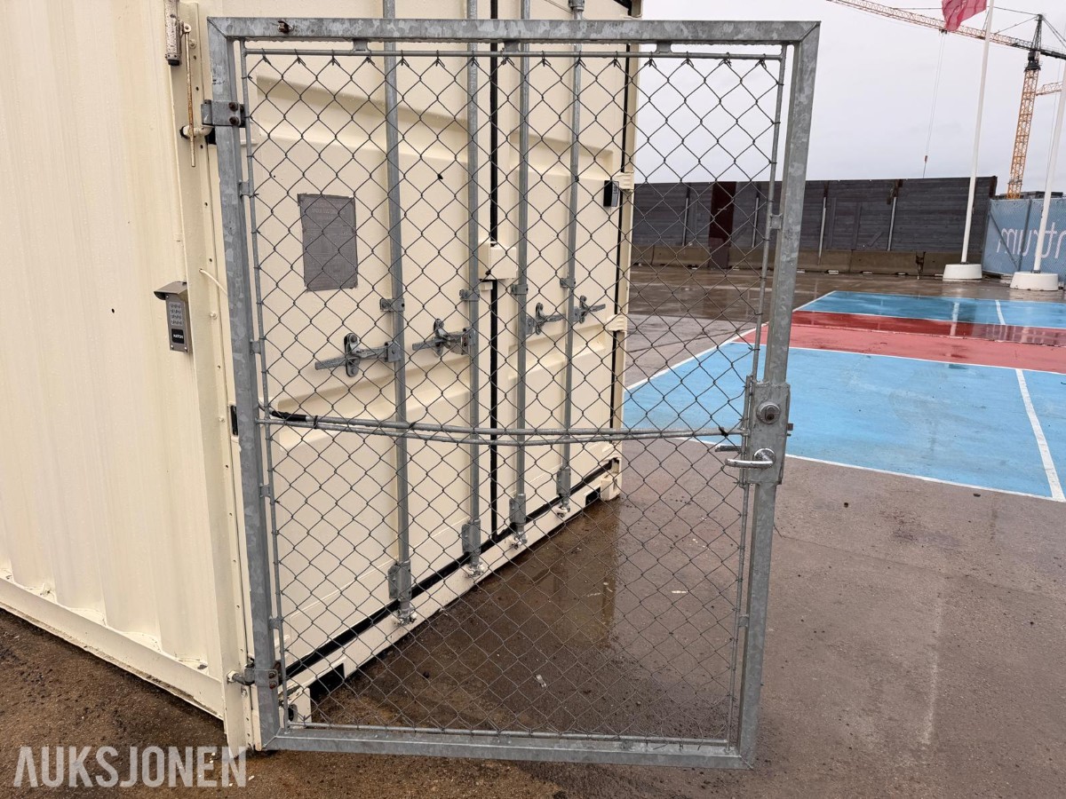 2022 20 fots container innredetsom skifterom med toalett