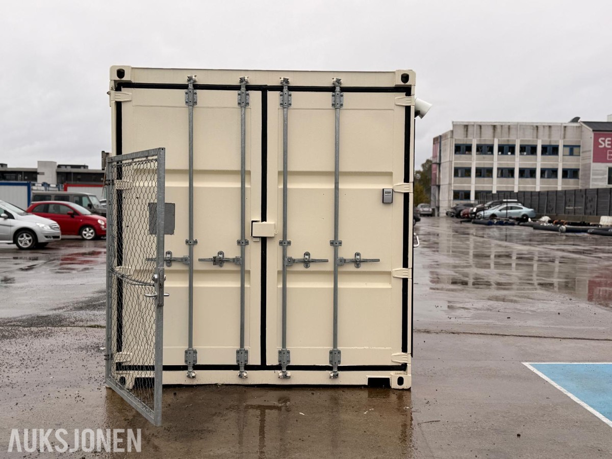 2022 20 fots container innredetsom skifterom med toalett