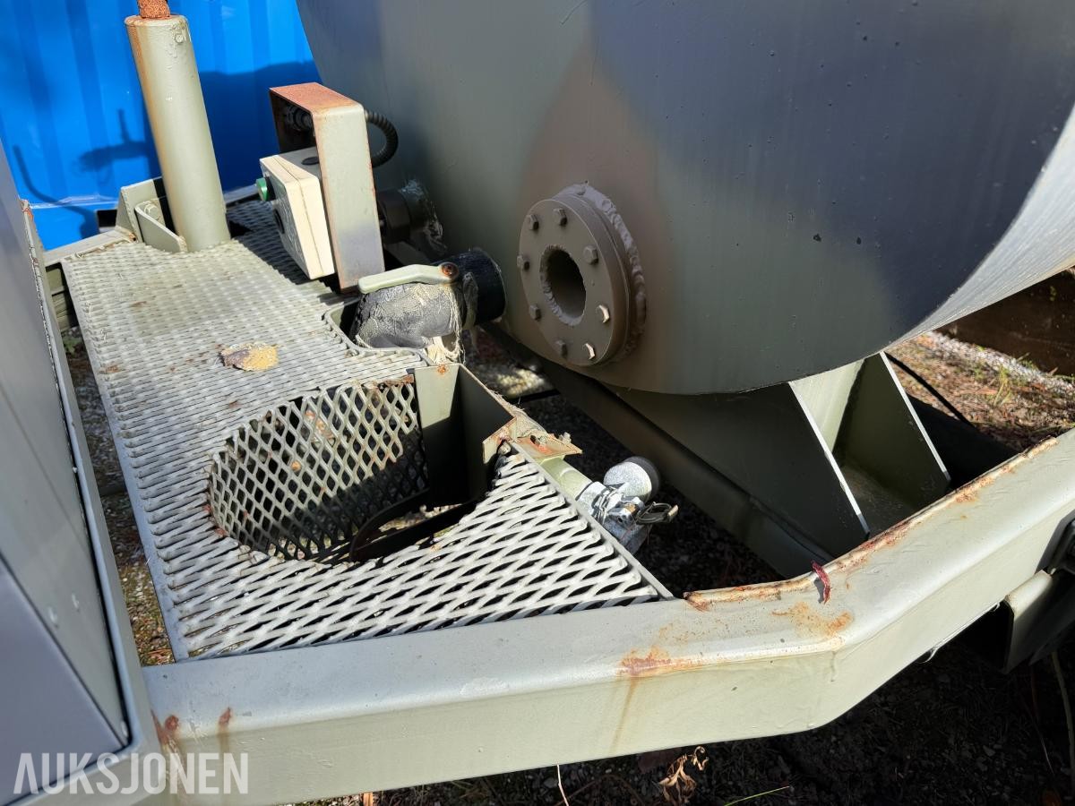 Tilhenger med vanntank på 950 Liter