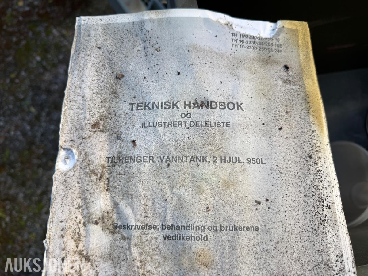Tilhenger med vanntank på 950 Liter
