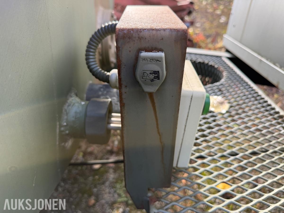 Tilhenger med vanntank på 950 Liter