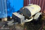 Tilhenger med vanntank på 950 Liter
