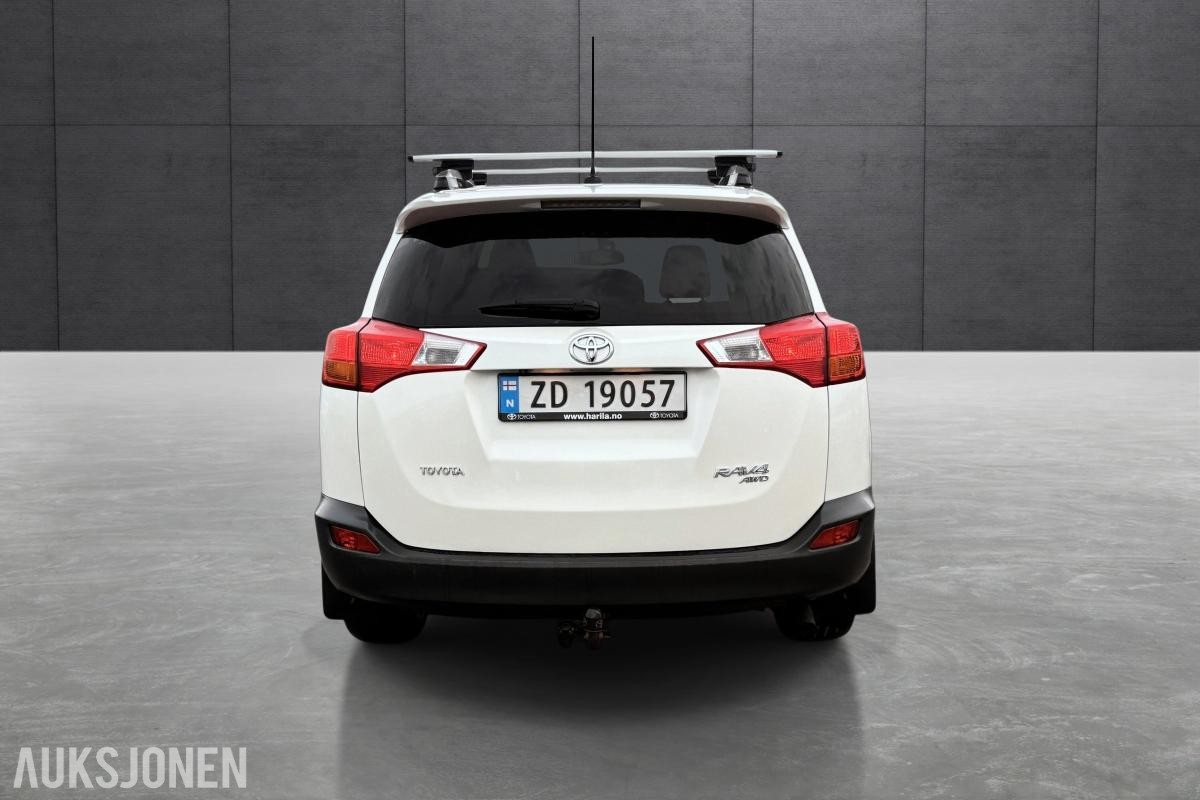 TOYOTA RAV4 2.2 D-4D 150 HK 4WD HENGERFESTE KAMERA CRUISE