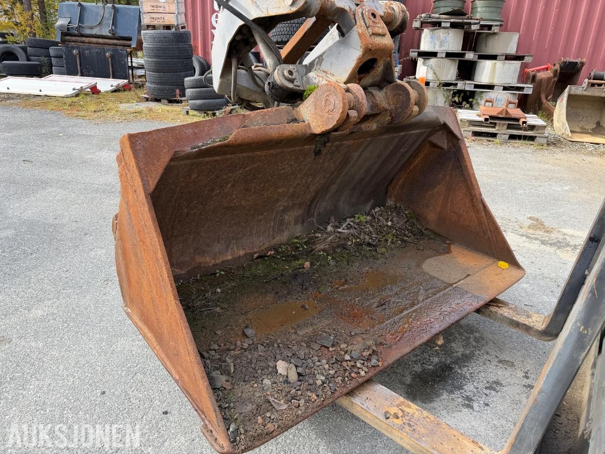 Pusseskuffe med hydraulisk tilt med B 27 feste