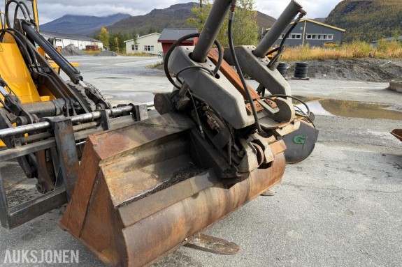 Pusseskuffe med hydraulisk tilt med B 27 feste