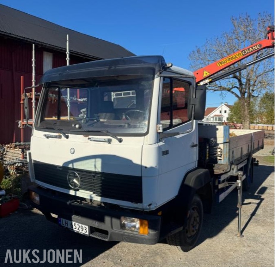 1990 Mercedes-Benz 814 Med tipp og kran