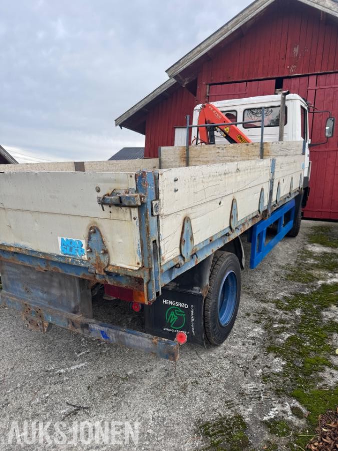 1990 Mercedes-Benz 814 Med tipp og kran