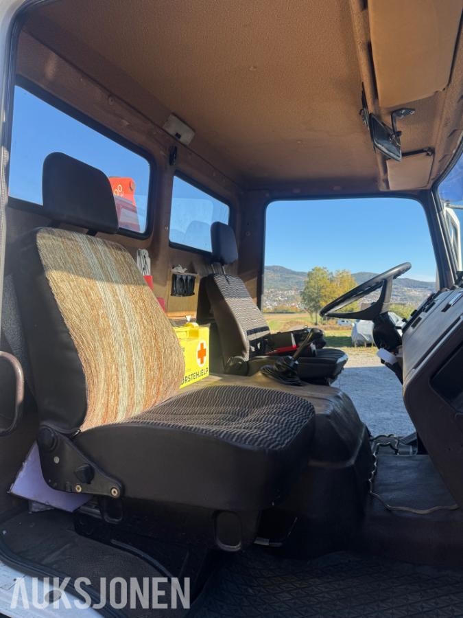 1990 Mercedes-Benz 814 Med tipp og kran