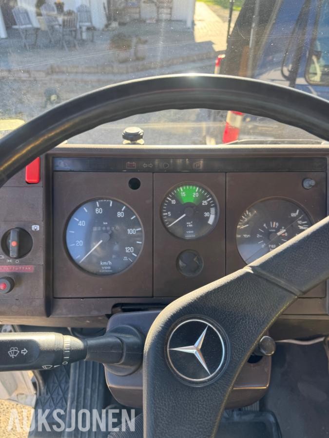 1990 Mercedes-Benz 814 Med tipp og kran
