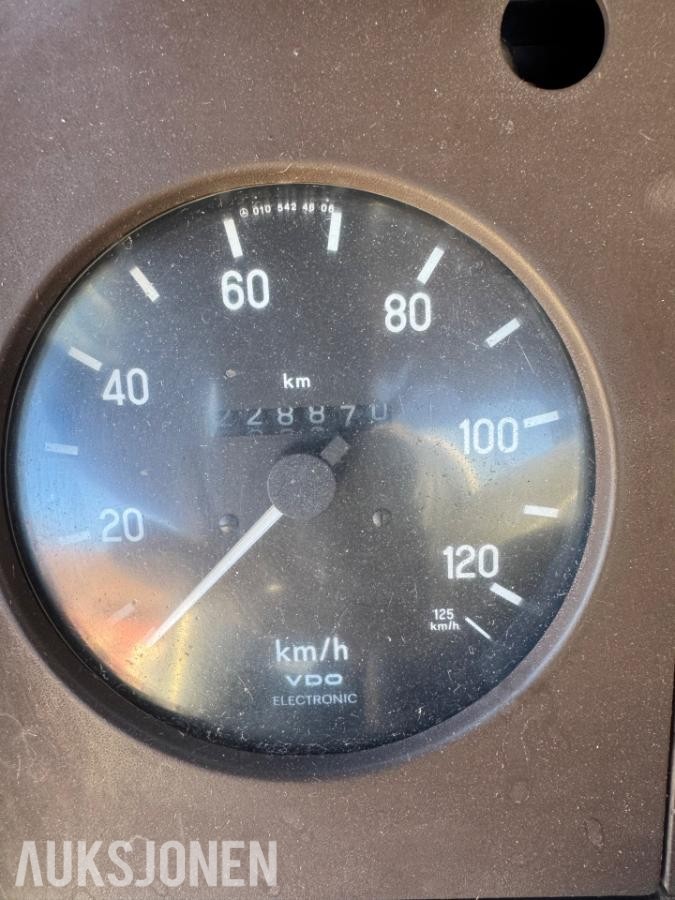 1990 Mercedes-Benz 814 Med tipp og kran