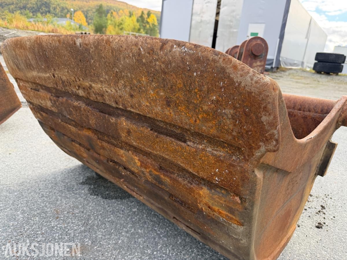 Pusseskuffe med hydraulisk tilt B20 feste