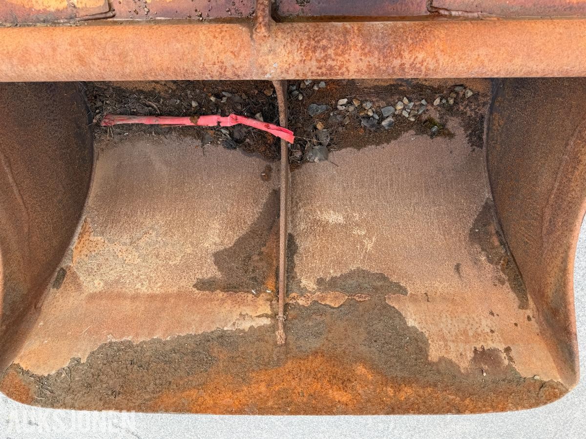 Pusseskuffe med hydraulisk tilt B20 feste