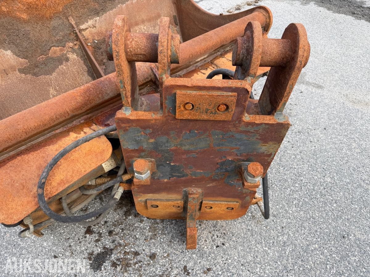 Pusseskuffe med hydraulisk tilt B20 feste