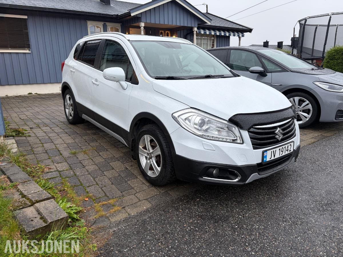 2013 Suzuki SX4 S-CROSS 1.6 BENSIN 120HK 4X4 Automat, Hengerfeste