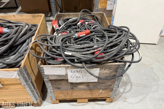 400 V skjøtekabler - CEE-kontakter - Mennekes 32 A 3P+N+E - IP44 - Flere kabler