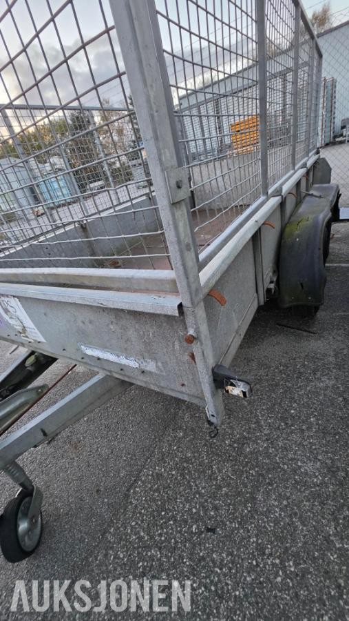 2004 Ifor Williams tilhenger med kjørerampe og nettinggrinder