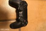 PlayStation 4 slim med 3 kontroller