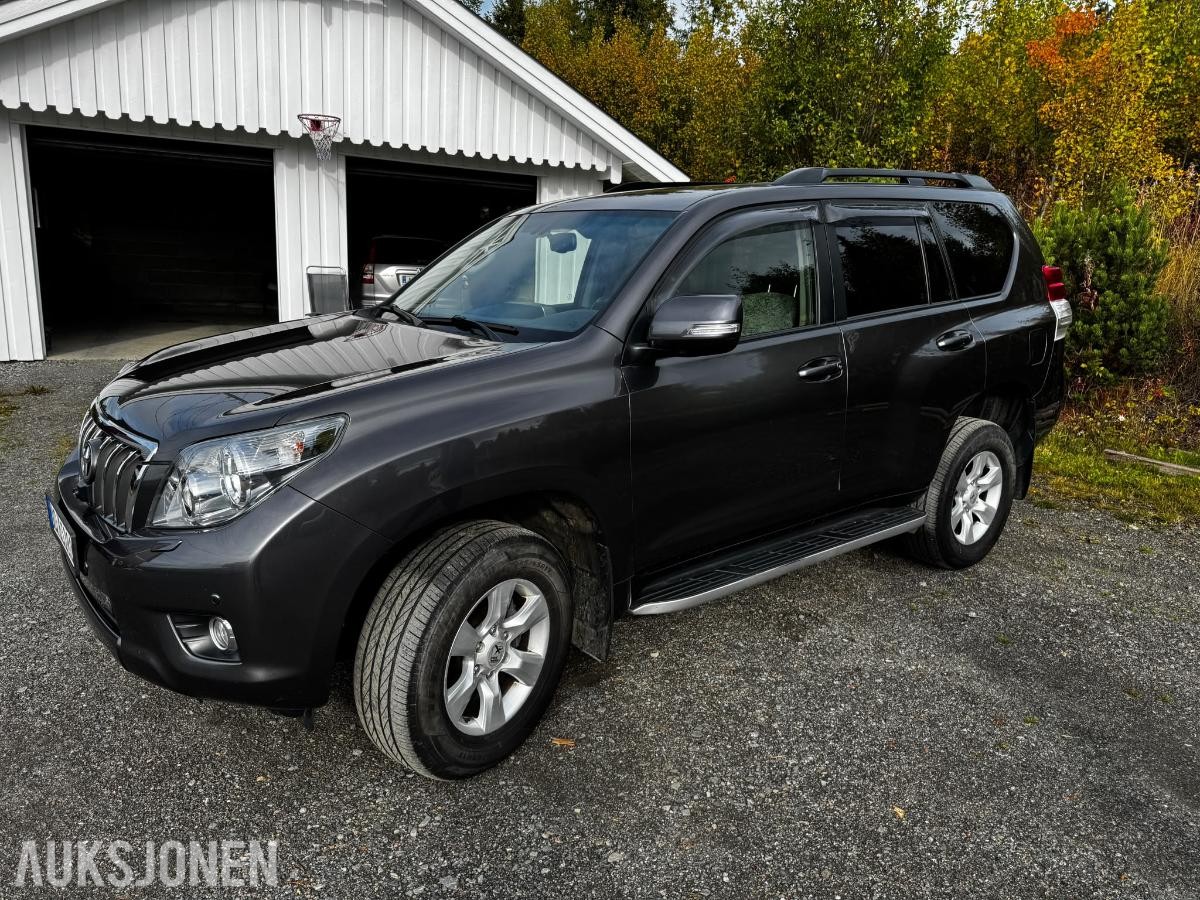 2013 TOYOTA LAND CRUISER 4WD AUTOMAT HENGERFESTE 5-SETER