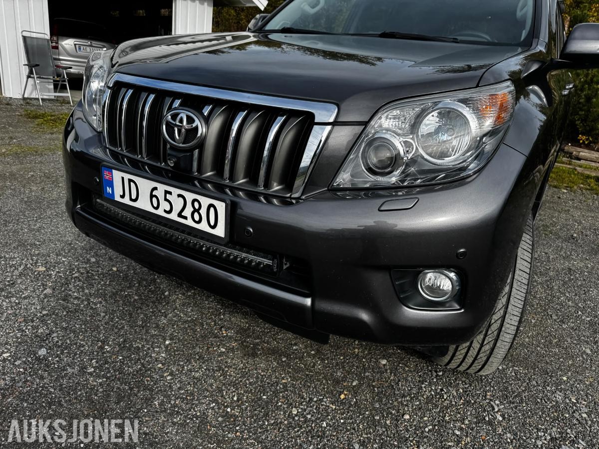 2013 TOYOTA LAND CRUISER 4WD AUTOMAT HENGERFESTE 5-SETER