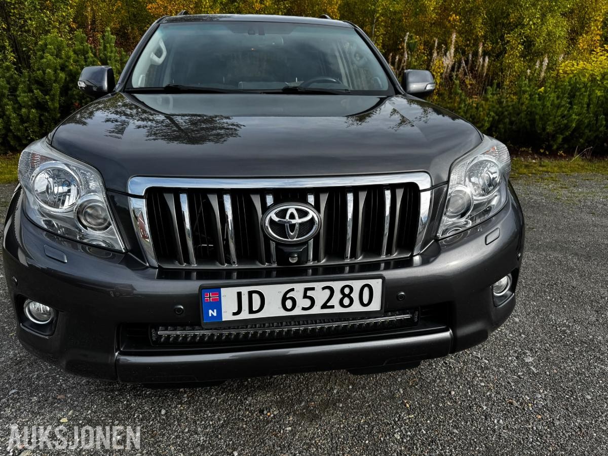2013 TOYOTA LAND CRUISER 4WD AUTOMAT HENGERFESTE 5-SETER