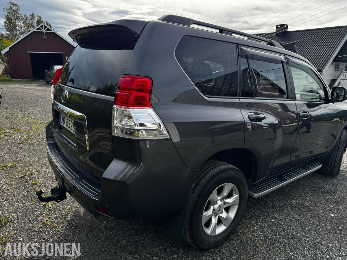 2013 TOYOTA LAND CRUISER 4WD AUTOMAT HENGERFESTE 5-SETER