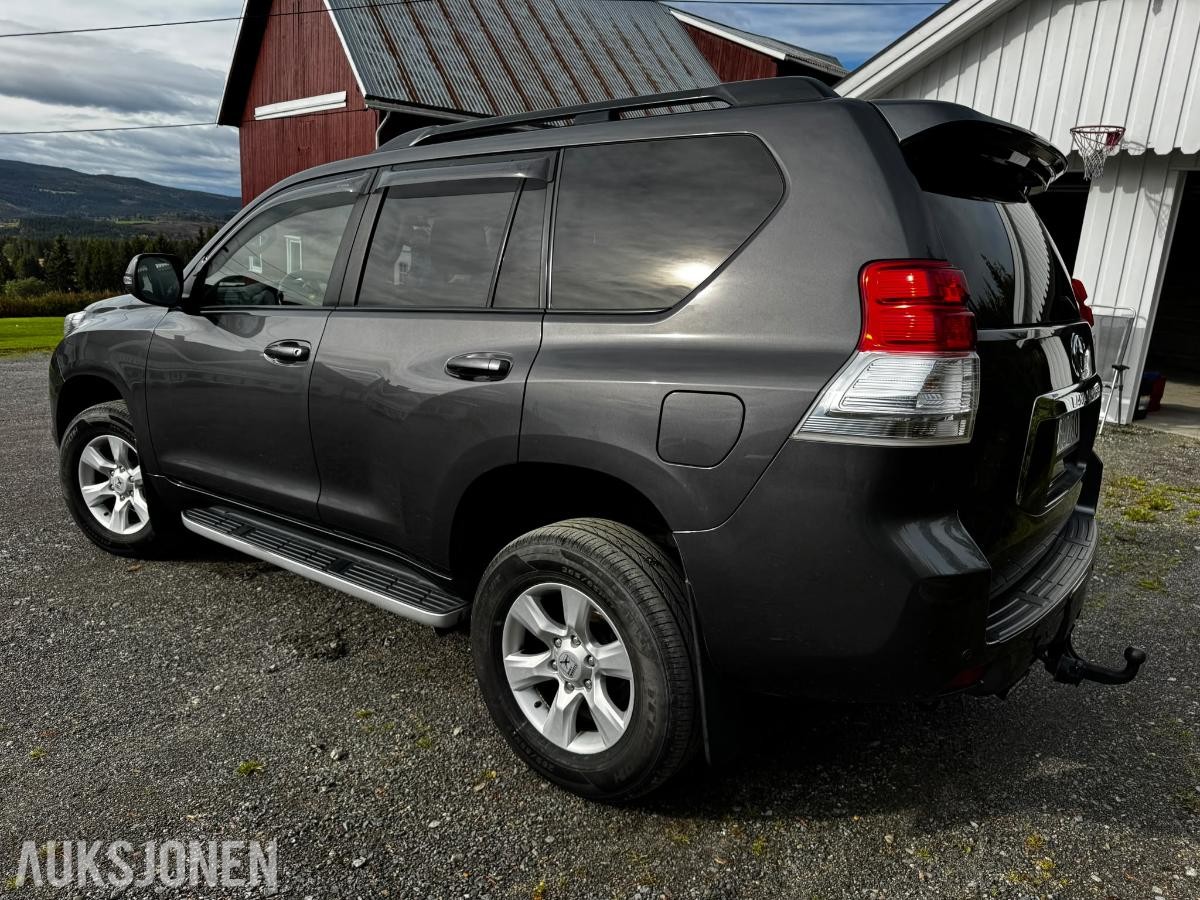 2013 TOYOTA LAND CRUISER 4WD AUTOMAT HENGERFESTE 5-SETER