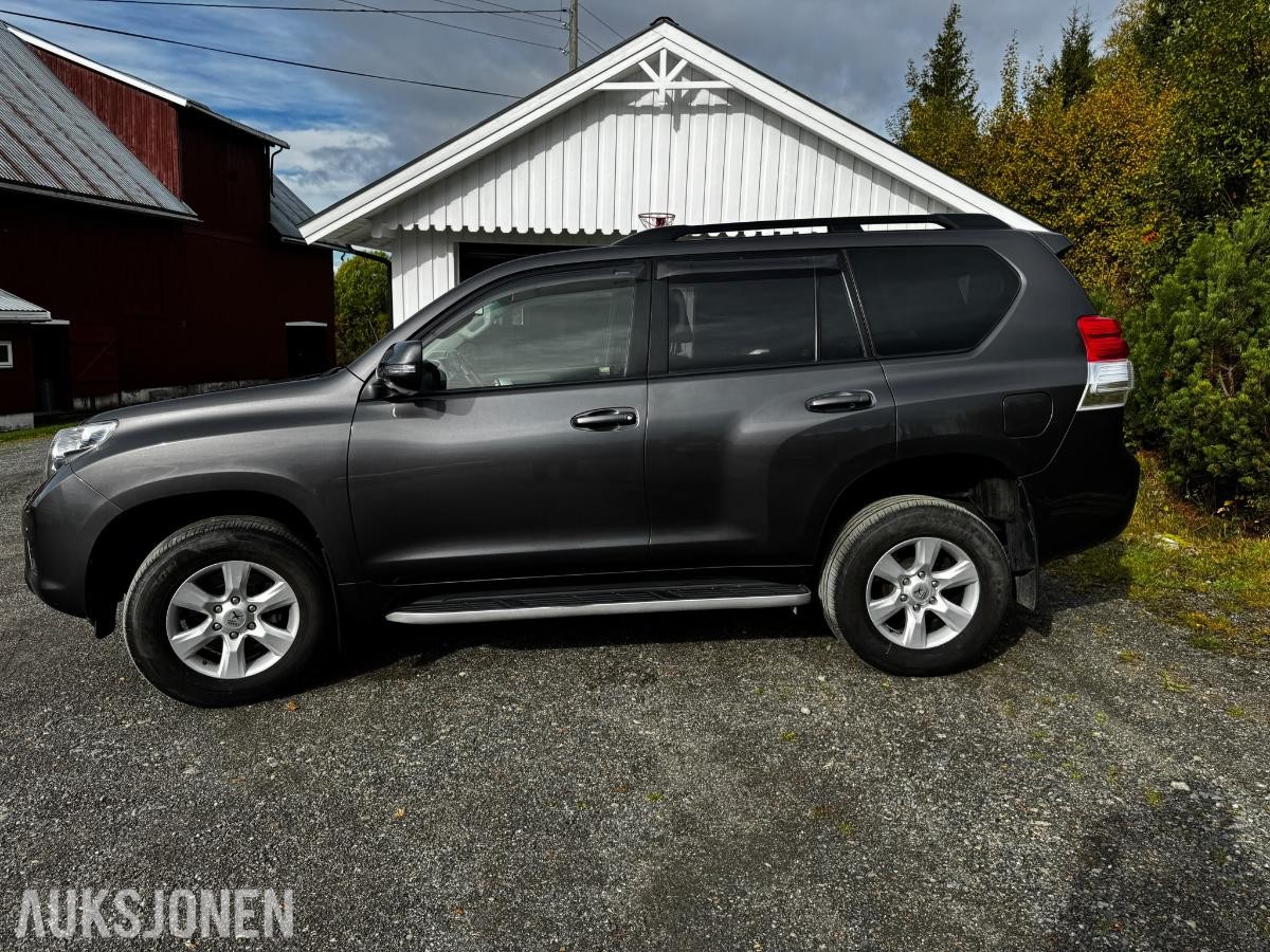 2013 TOYOTA LAND CRUISER 4WD AUTOMAT HENGERFESTE 5-SETER
