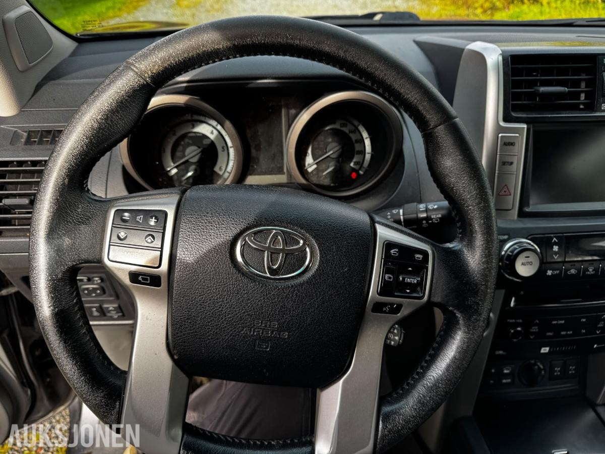 2013 TOYOTA LAND CRUISER 4WD AUTOMAT HENGERFESTE 5-SETER