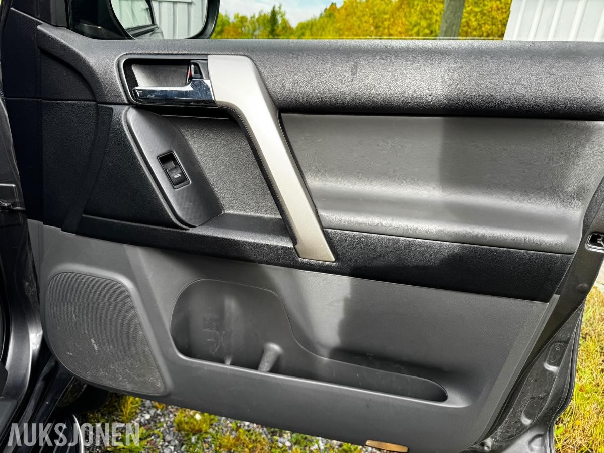 2013 TOYOTA LAND CRUISER 4WD AUTOMAT HENGERFESTE 5-SETER