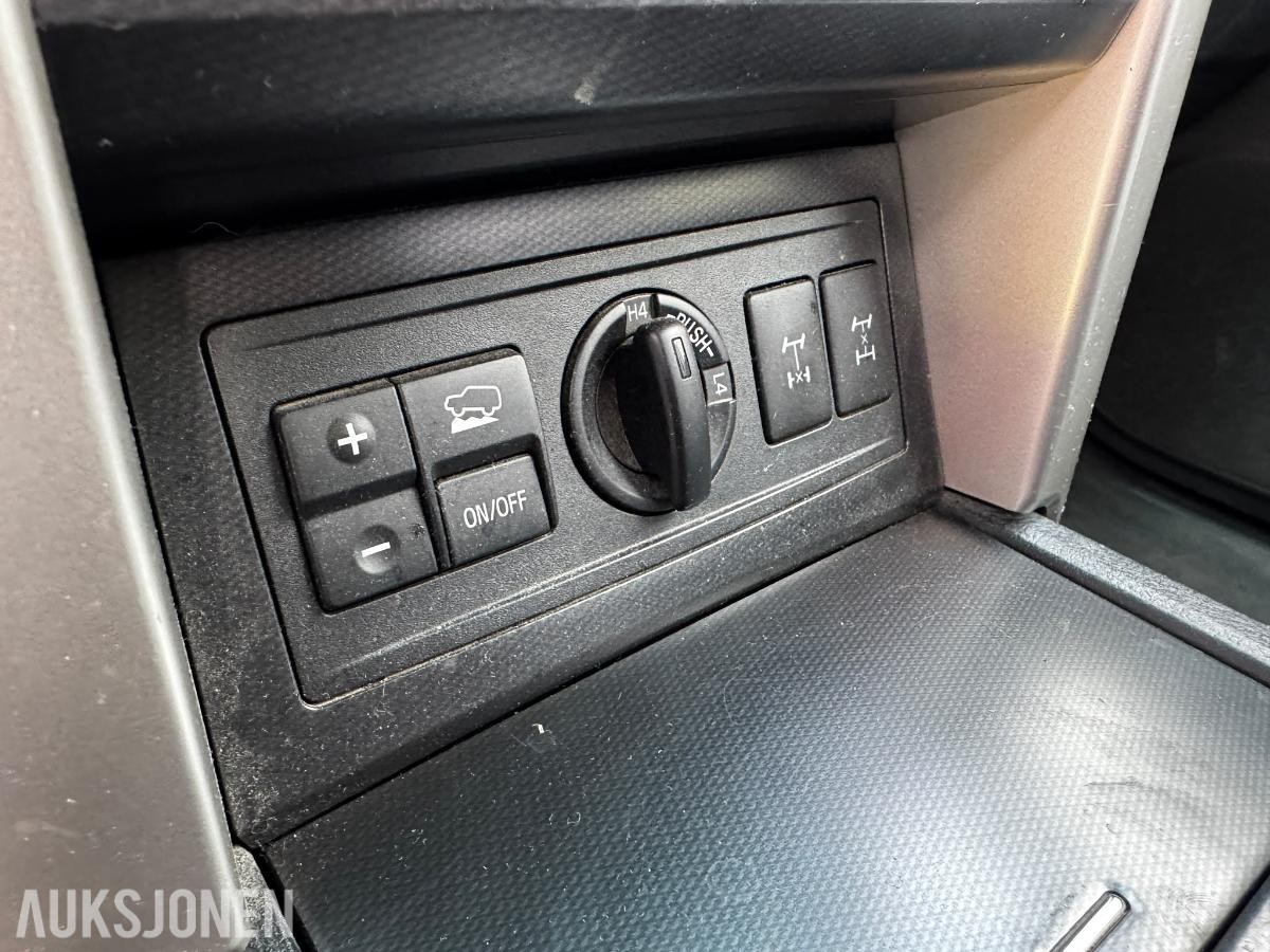 2013 TOYOTA LAND CRUISER 4WD AUTOMAT HENGERFESTE 5-SETER